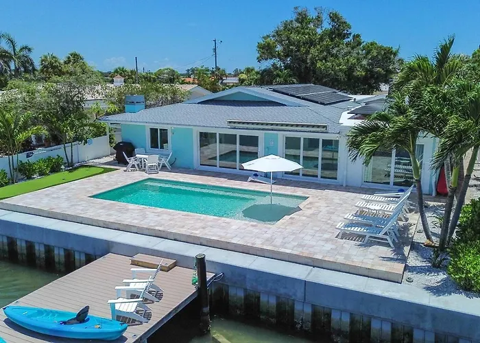 New! Waterfront, Pool, Kayaks, Walk To *