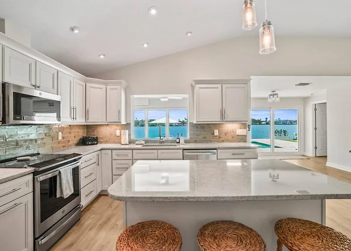 New! Waterfront, Pool, Kayaks, Walk To *