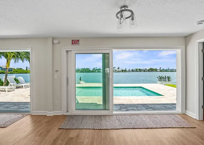 New! Waterfront, Pool, Kayaks, Walk To *