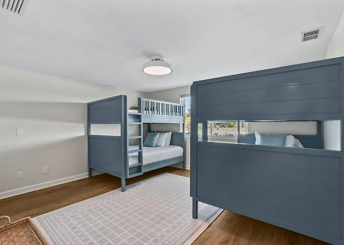 New! Waterfront, Pool, Kayaks, Walk To Clearwater Beach