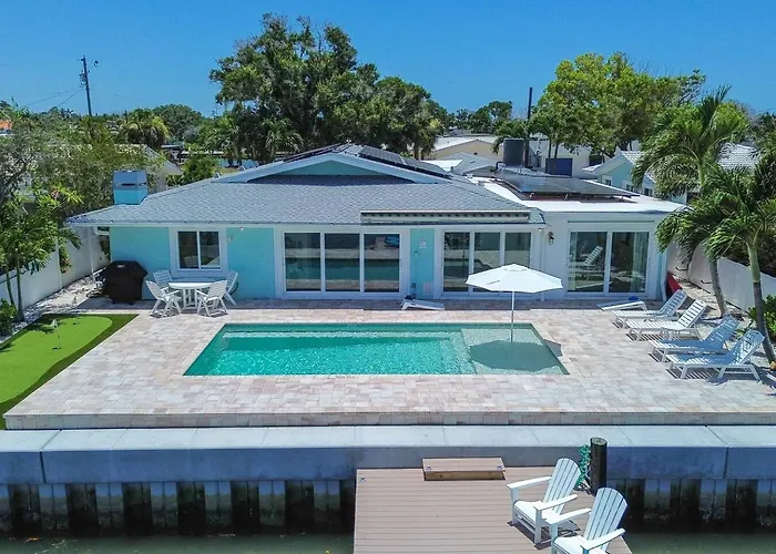 Holiday home New! Waterfront, Pool, Kayaks, Walk To Clearwater Beach